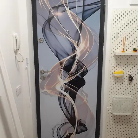 Garsoniera Langa Mare Appartement