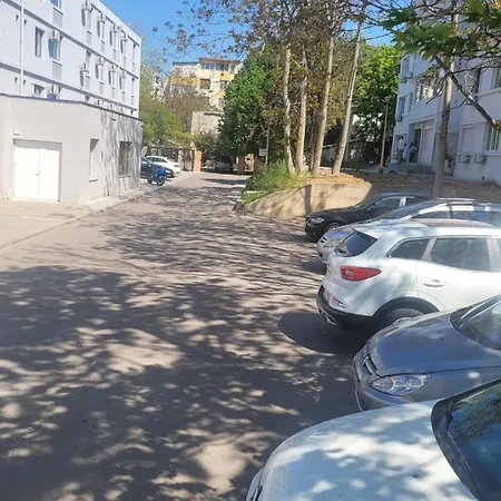 Garsoniera Langa Mare Appartement