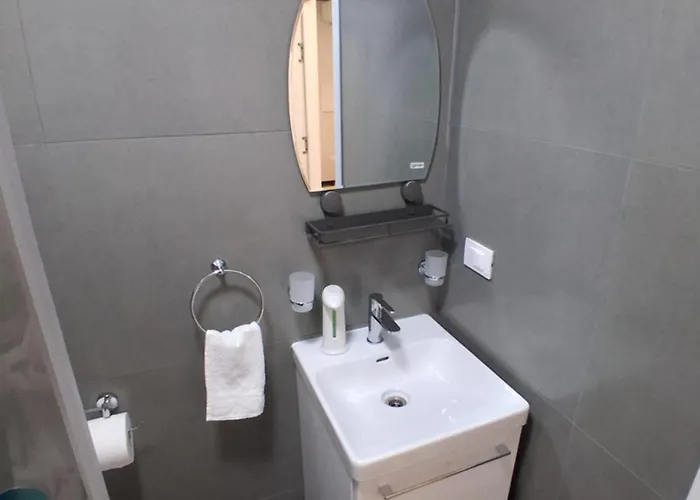 Garsoniera Langa Mare Apartament