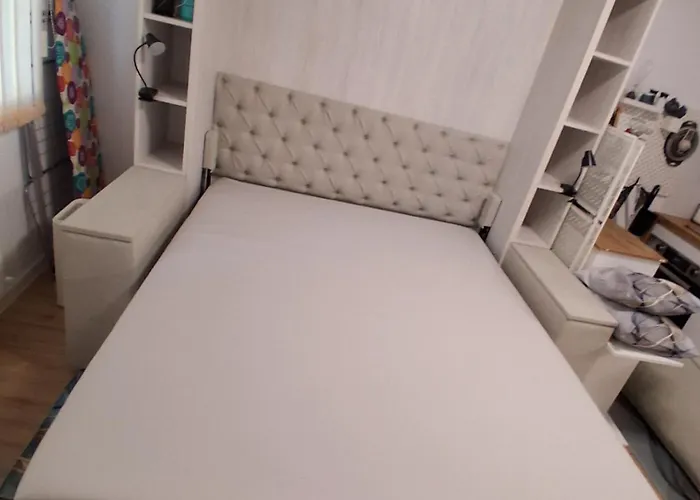 Garsoniera Langa Mare *