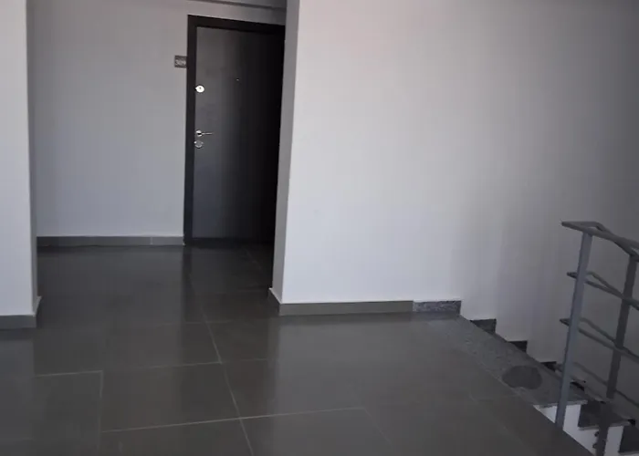 Garsoniera Langa Mare Apartament *