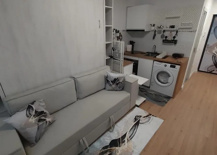 Garsoniera Langa Mare